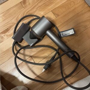Dyson supersonic hair dryer like new!